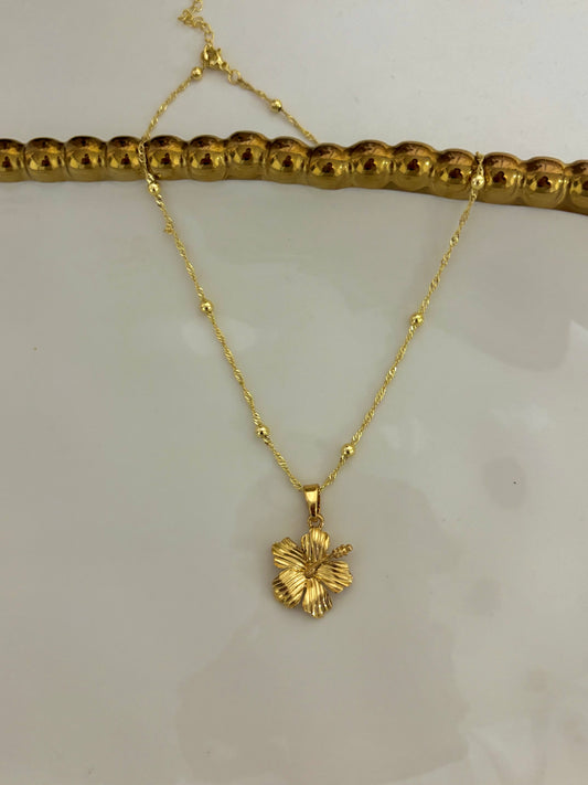 “Amapola Necklace”
