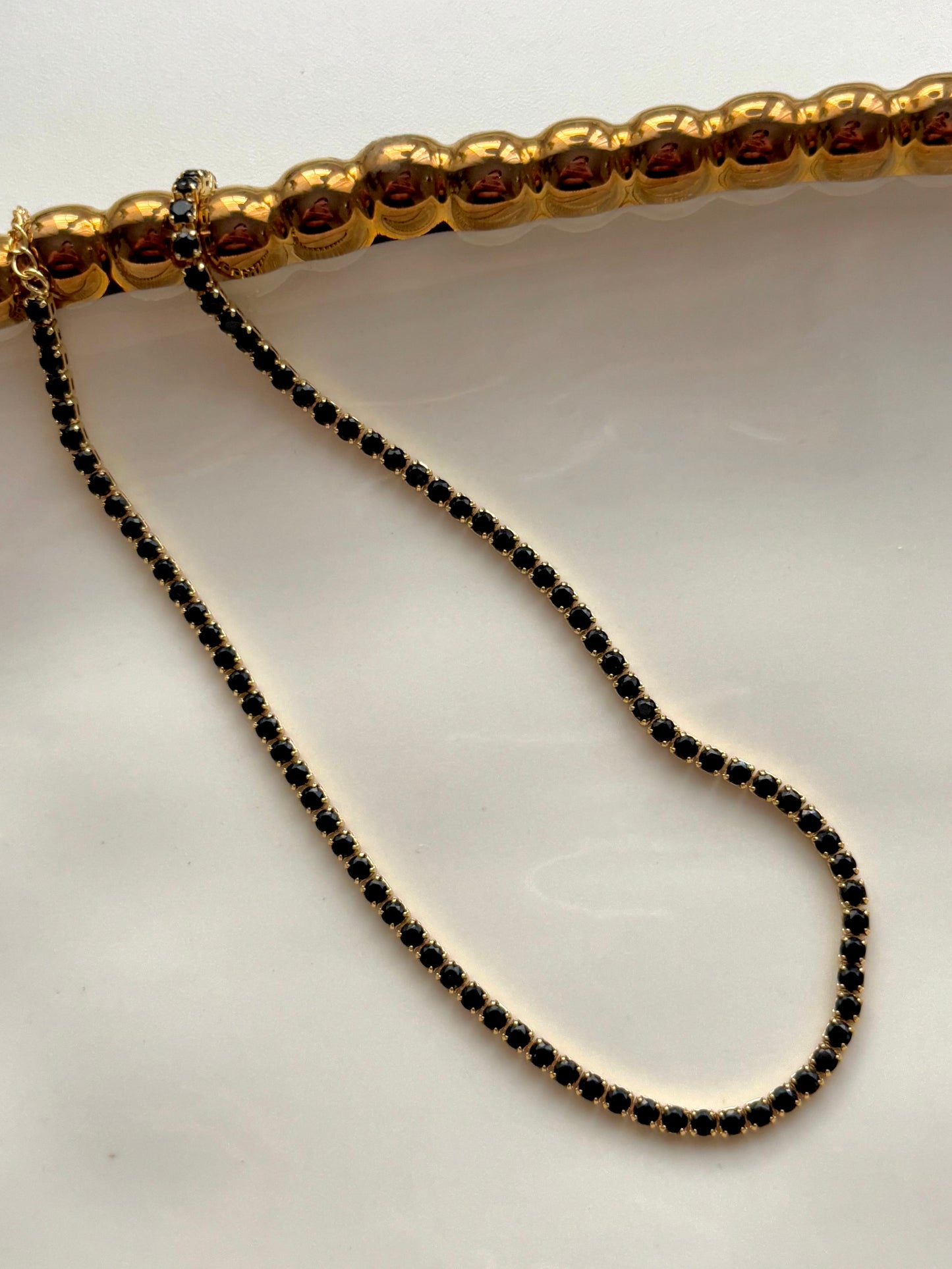 "Black Chocker”