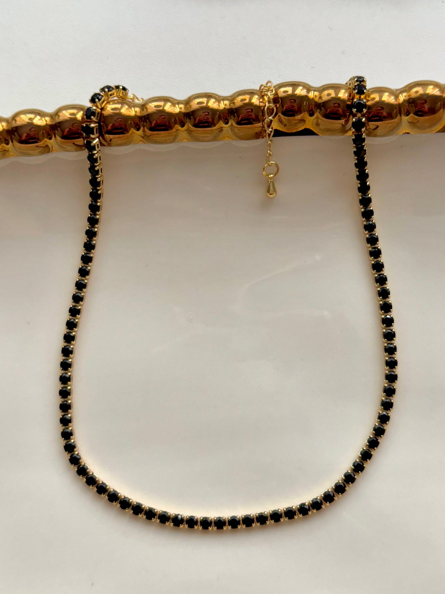 "Black Chocker”