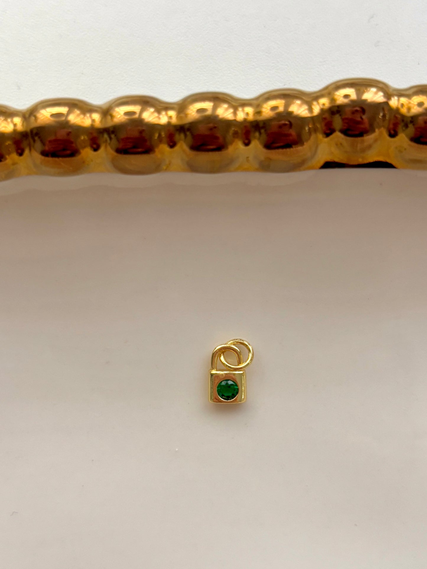 “Candado Verde Charm”